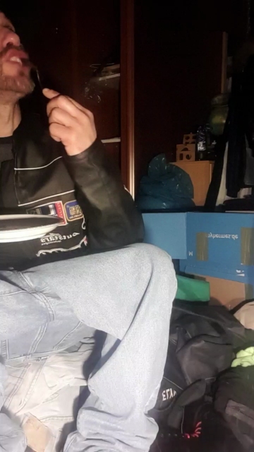 jeans_boy  08-11-2021 Recorded Video Webcam